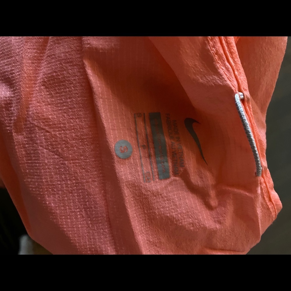 Women’s Nike Lightweight pink jacket - Picture 5 of 5